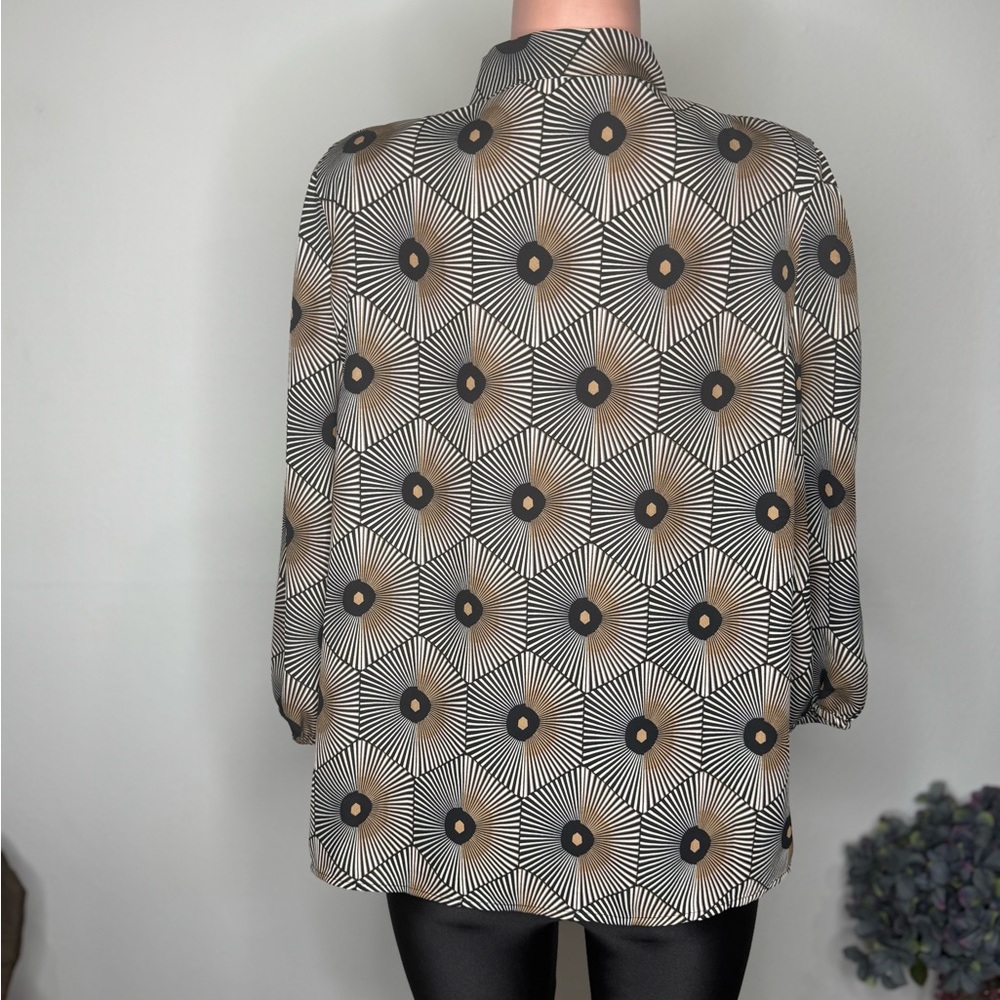 Women's Geometric Patterned Blouse - image 3